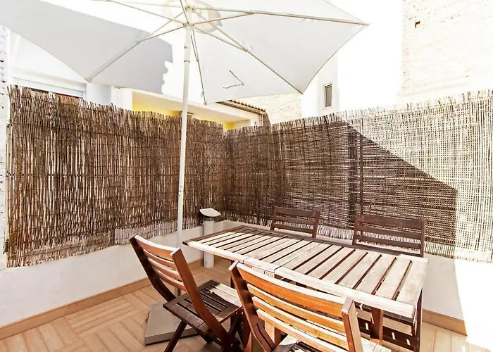 Apartamento Con Terraza Privada Cerca De La Playa