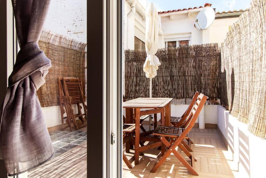 Con Terraza Privada Cerca De La Playa Appartement